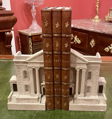 Pair bookends the - in, form